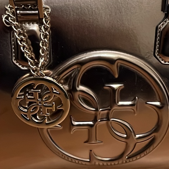 Fabulous Metallic Guess Tote Bag - Picture 2 of 11